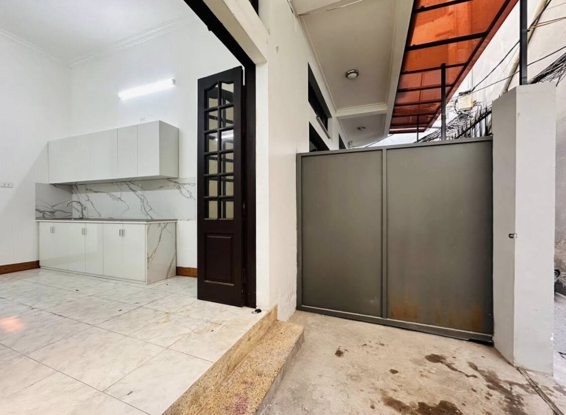 Cho thuê nhà Võ Thị Sáu 3 tầng x 40m2, 2PN, 2 vệ sinh, 8.5 Triệu KD onl, nhóm 5 ng, gia đình - Ảnh 1